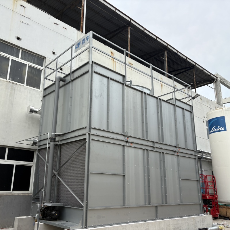 江苏菱宇方形复合流闭式冷却塔整机分层出货到客户现场，安装调试完成