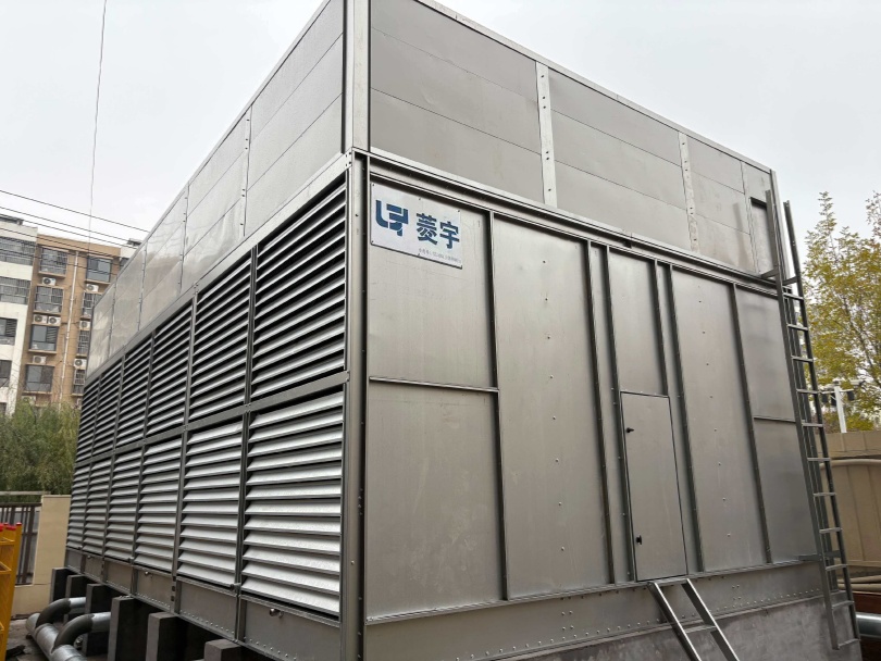 河南郑州菱宇方形横流式静音型钢板冷却塔组装完成