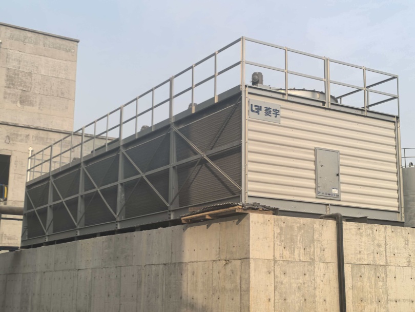 湖北菱宇自流出水的方形横流组合式钣金冷却塔安装完成